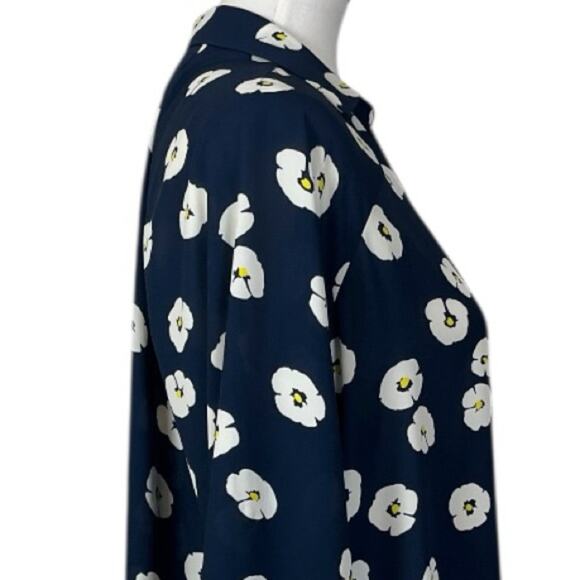 Cabi Top Button Down Collar Long Sleeves Blue White Floral Women’s Size Medium - Picture 8 of 12